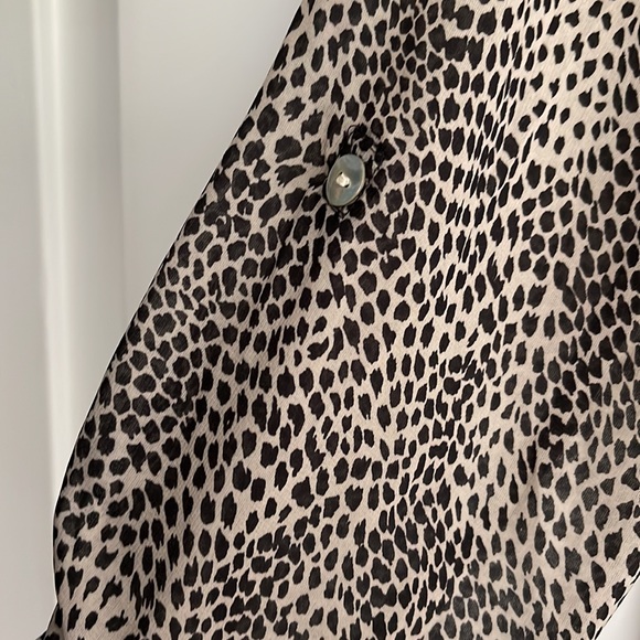 Animal Print Top - Picture 4 of 7